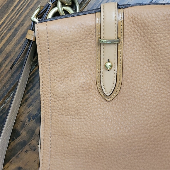 Coach leather purse. - Picture 4 of 11